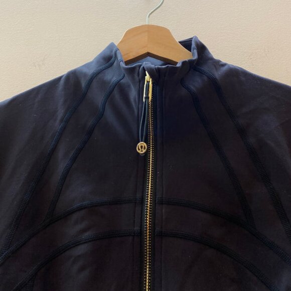 Lululemon Define Jacket Special Edition Cropped Gold Black Everlux - Size 6 - Picture 4 of 6